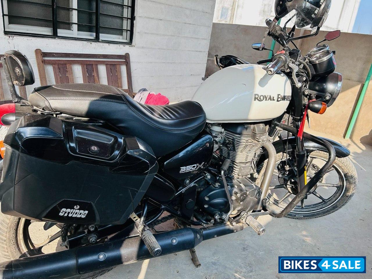 White Royal Enfield Thunderbird X 350