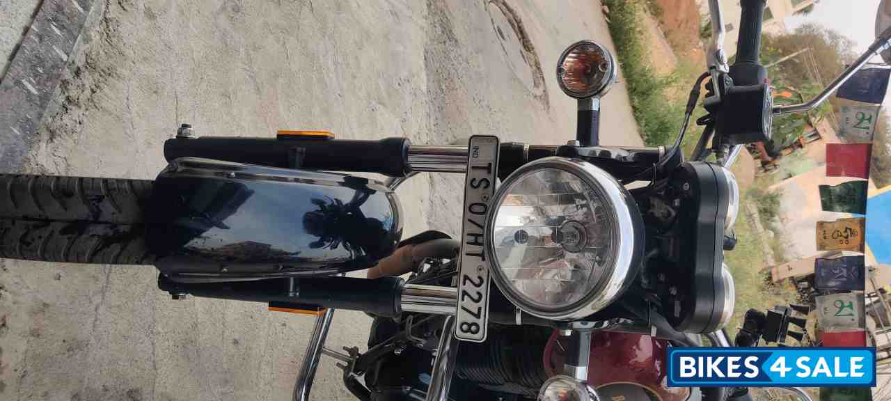 Red Benelli Imperiale 400 BS6