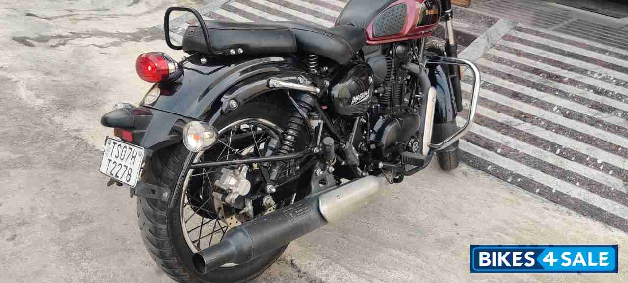 Red Benelli Imperiale 400 BS6