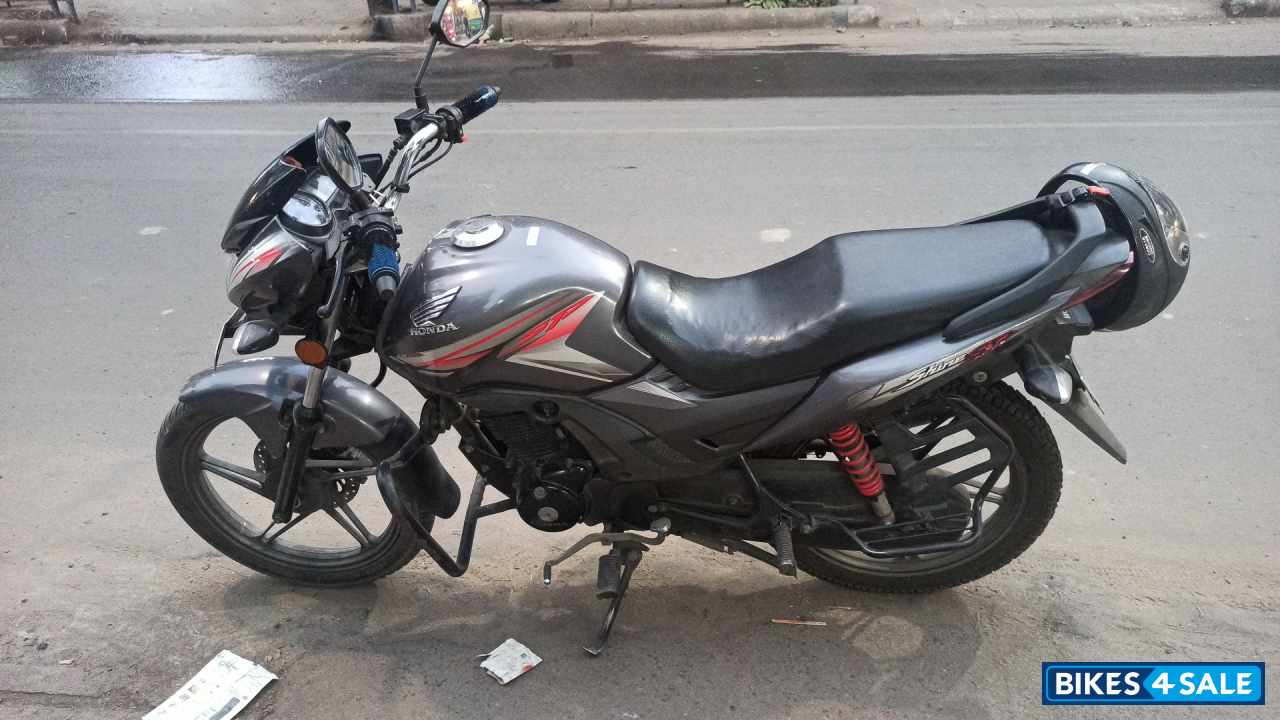 Grey Honda CB Shine SP