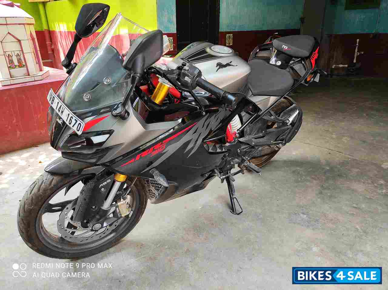 Black TVS Apache RR 310