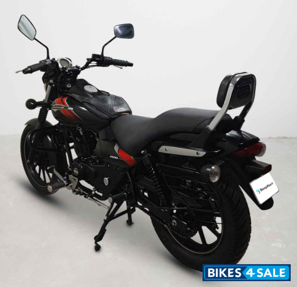 Bajaj Avenger Street 220
