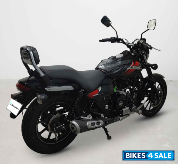 Bajaj Avenger Street 220