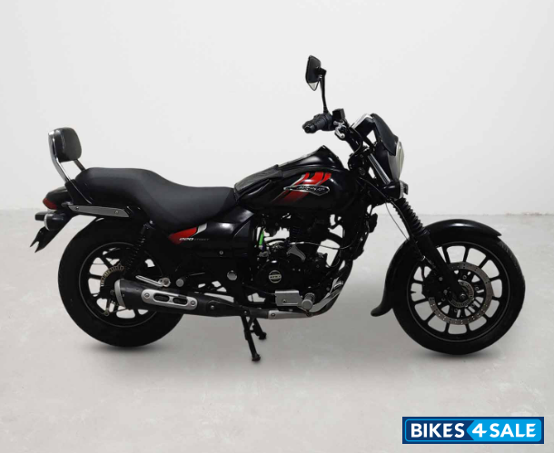 Bajaj Avenger Street 220
