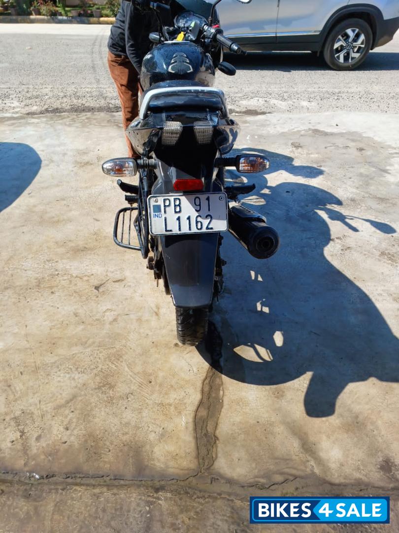 Black Bajaj Pulsar 125