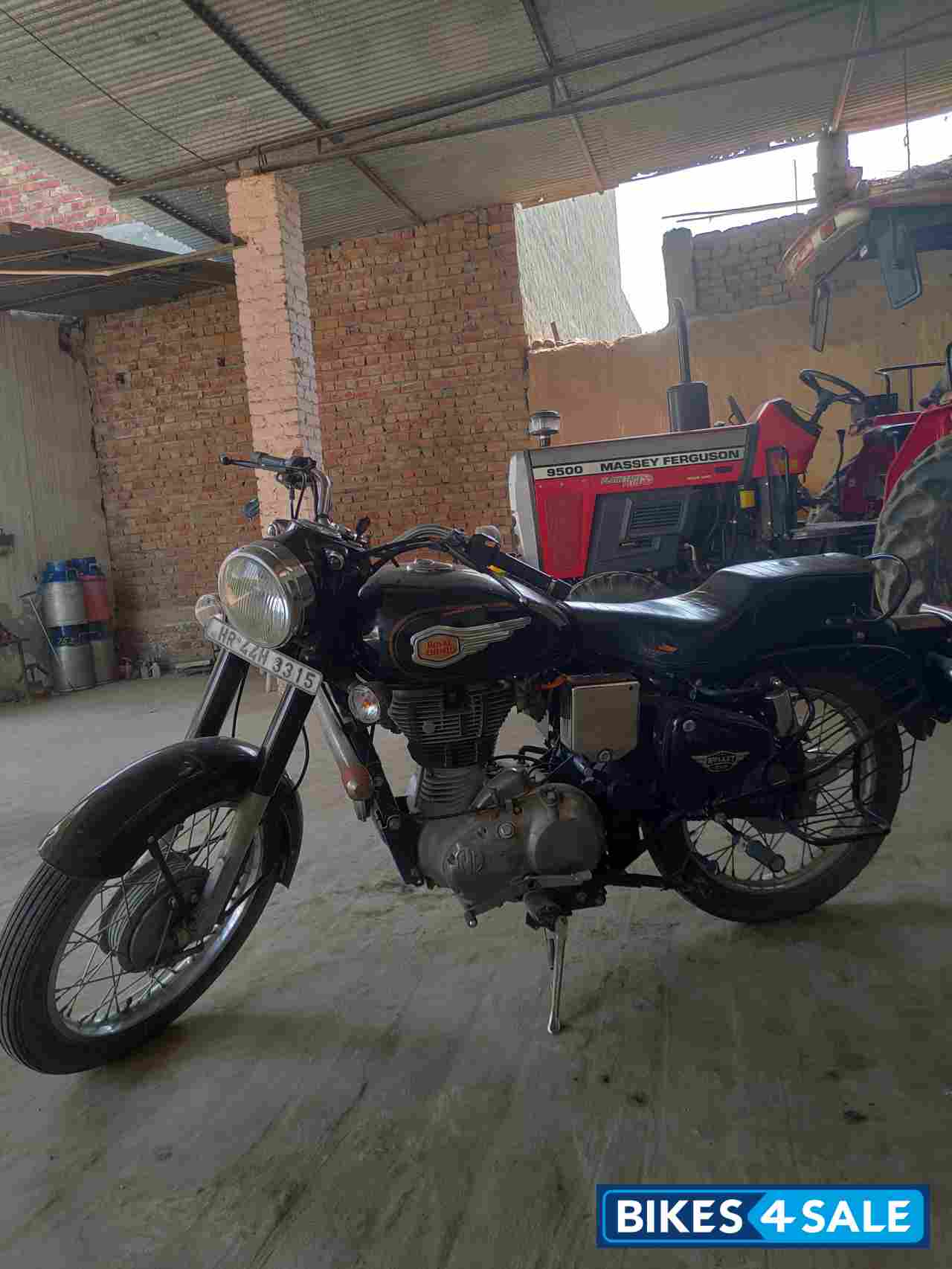 Black Royal Enfield Bullet Standard 350