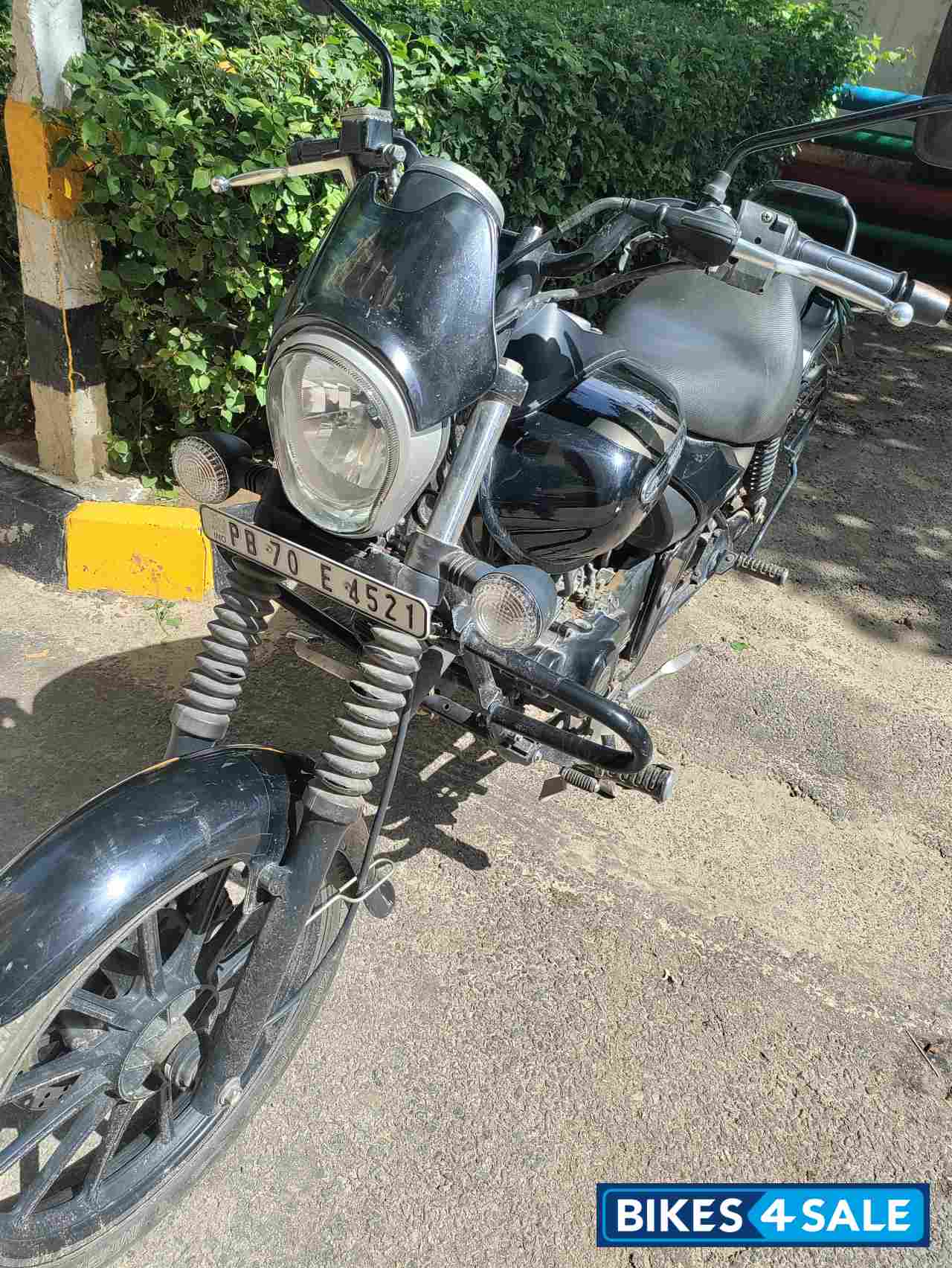 Bajaj Avenger 180 DTS-i