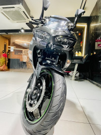 Carbon Grey Kawasaki Ninja 400 BS6 2023