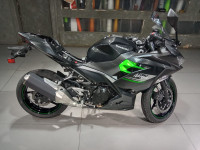 Carbon Grey Kawasaki Ninja 400 BS6 2023