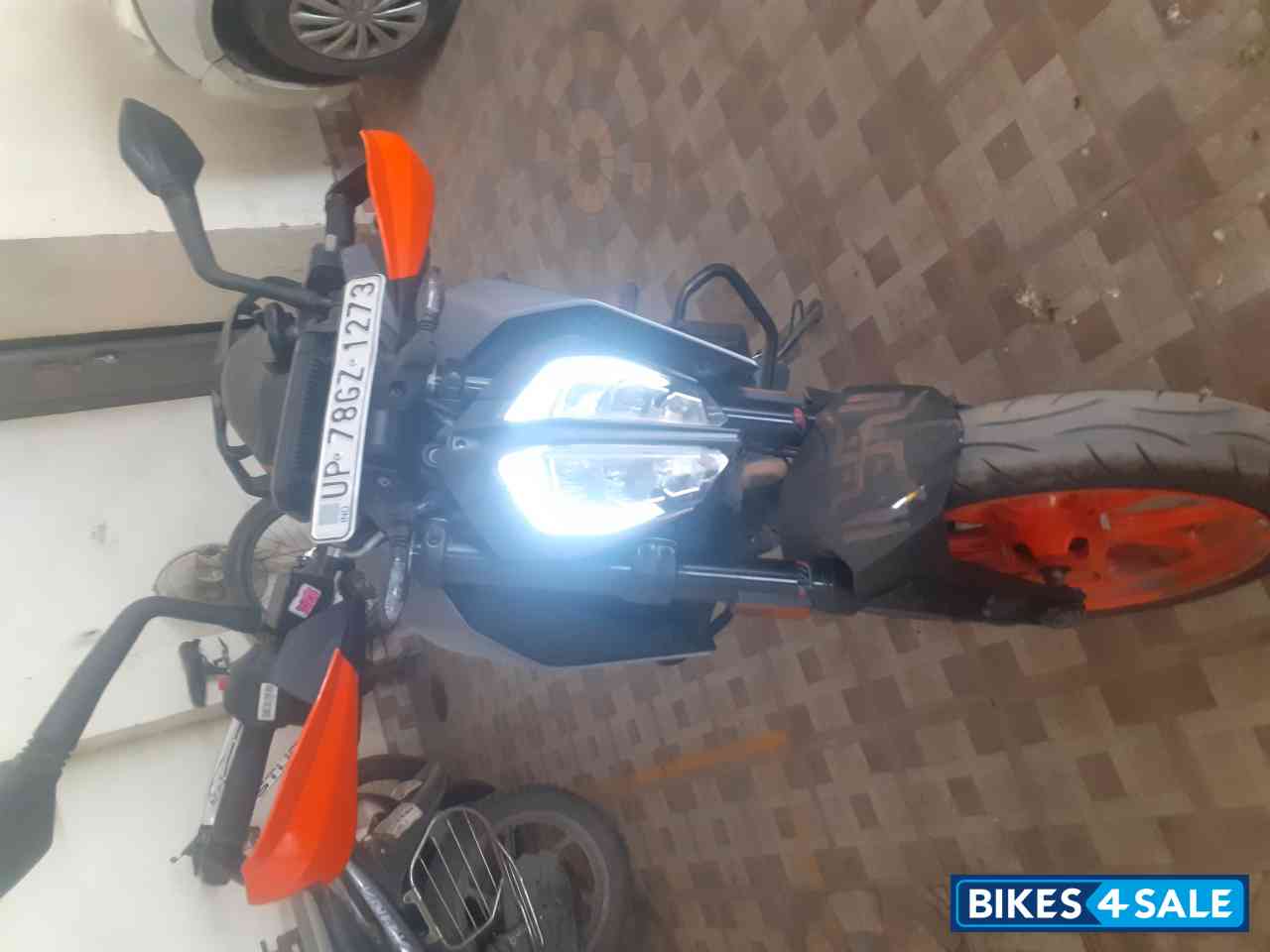 Silver Metallic Matt KTM Duke 390 2022