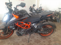 Silver Metallic Matt KTM Duke 390 2022