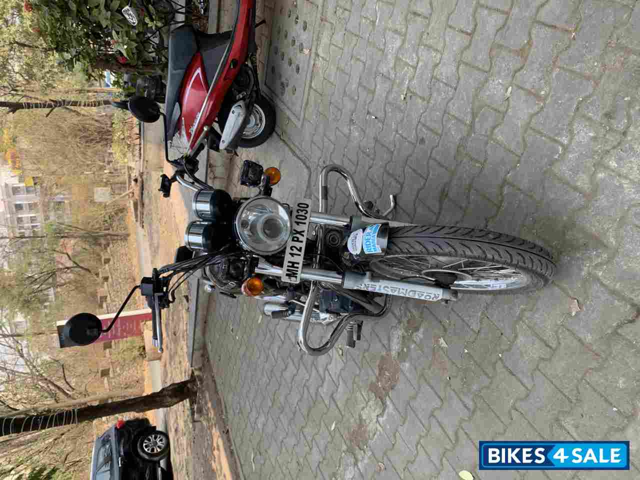 Lightning Royal Enfield Thunderbird 500