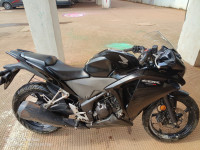 Black Honda CBR 250R