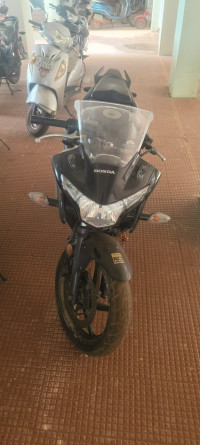 Black Honda CBR 250R