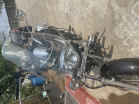 Black Bajaj Avenger Cruise 220