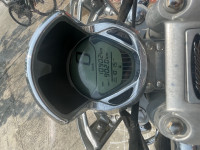 Black Bajaj Avenger Cruise 220