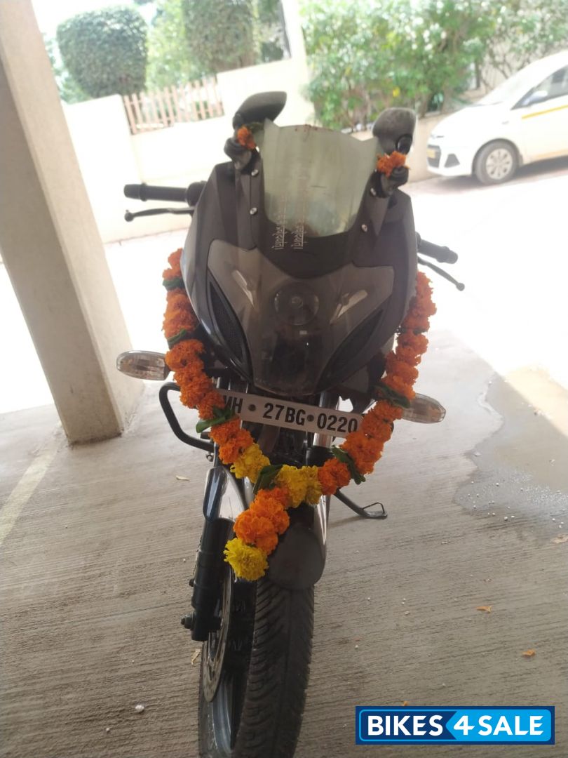 Black Bajaj Pulsar 220F