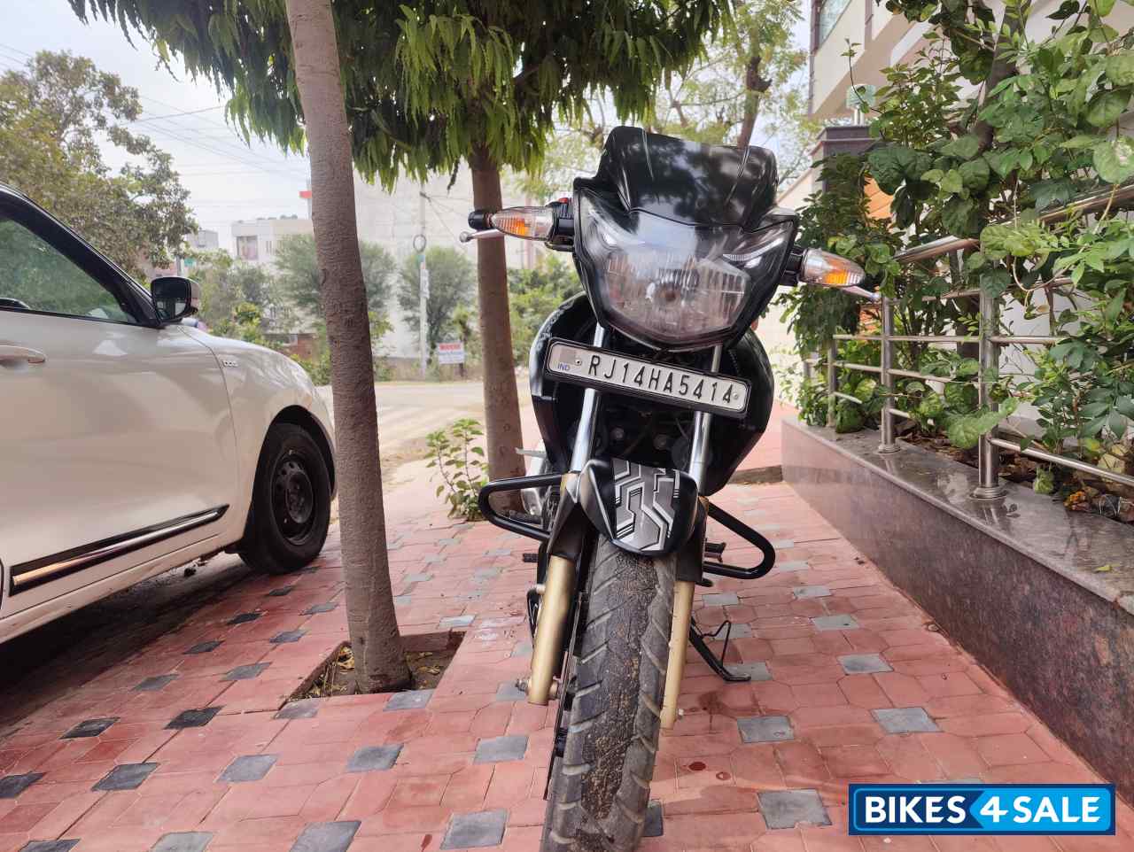 Matt Black TVS Apache RTR 180 ABS