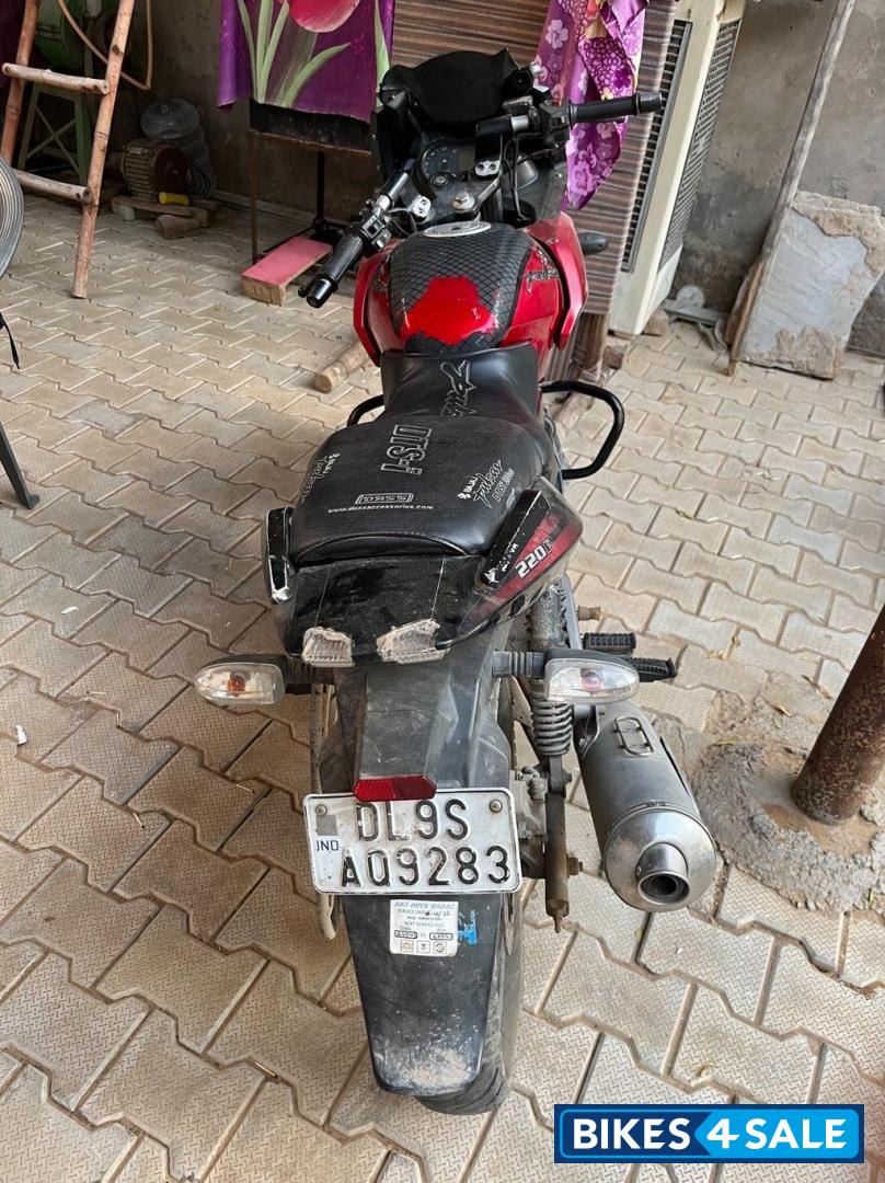 Bajaj Pulsar 220 DTSFi