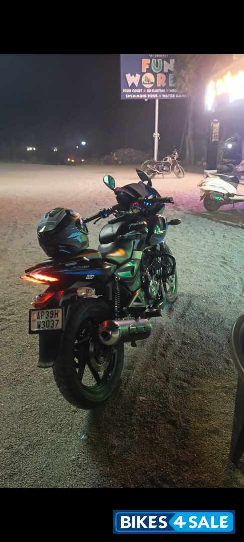 Ebony Blk Blue Dkl Bajaj Pulsar 220F BS6