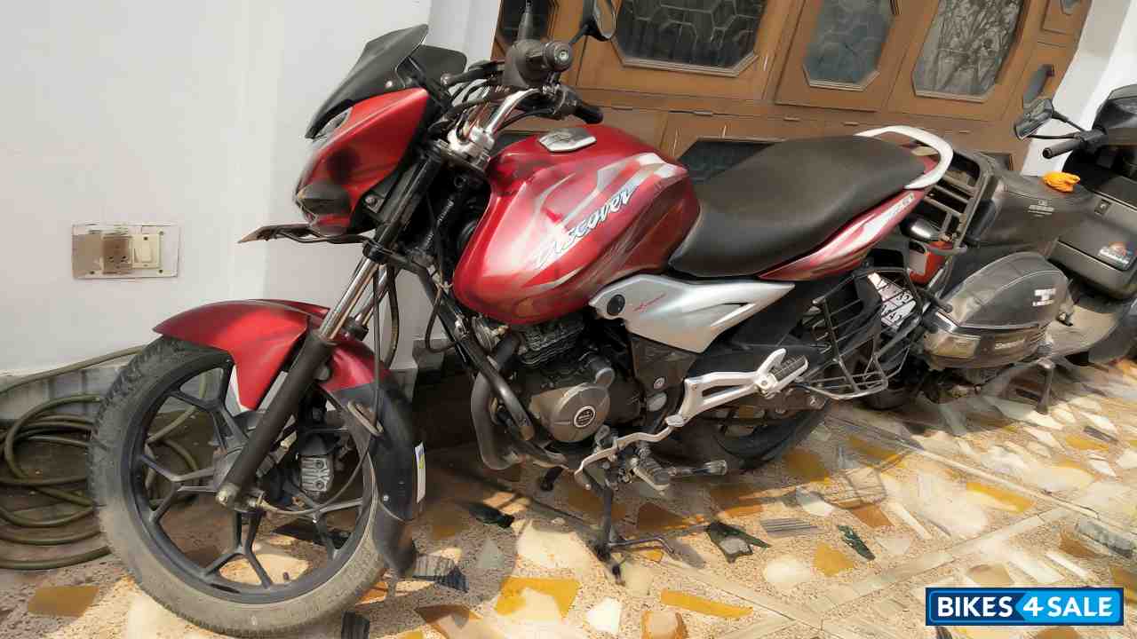 Red Bajaj Discover DTSi 125