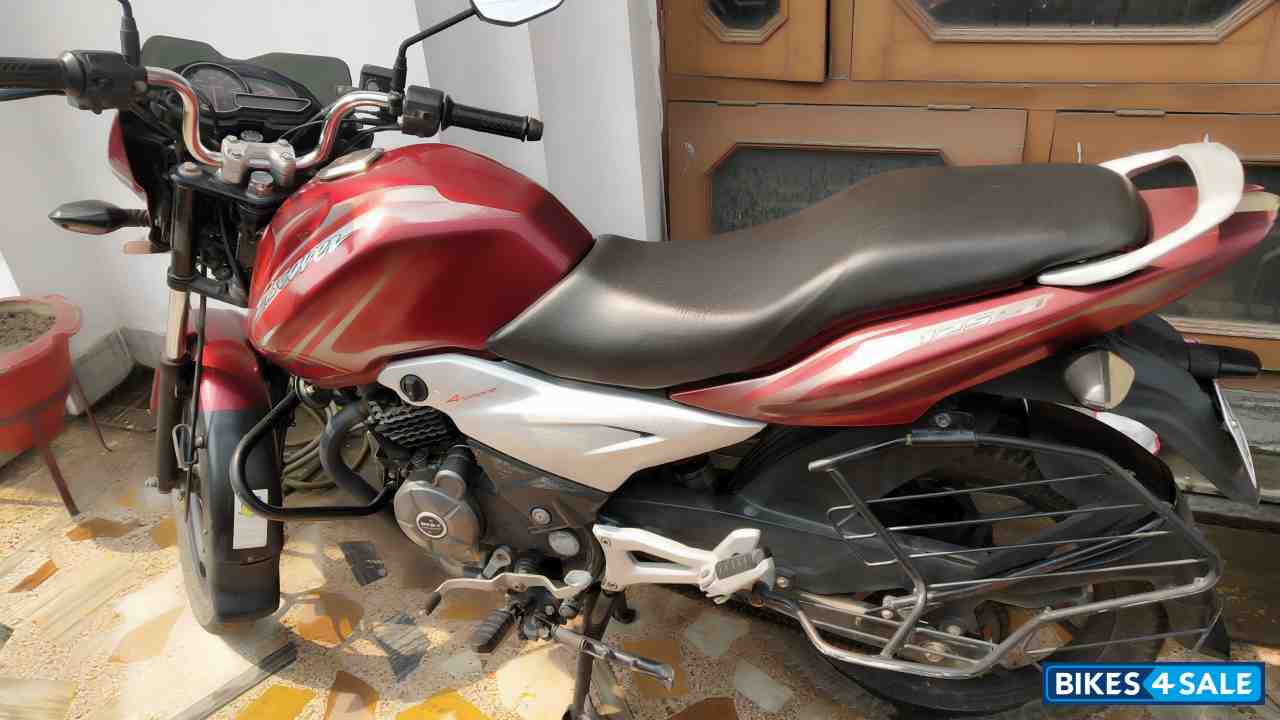 Red Bajaj Discover DTSi 125