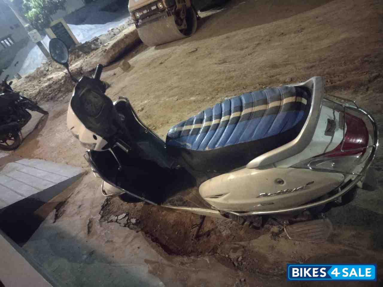 White Honda Activa 4G