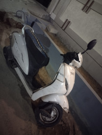 White Honda Activa 4G