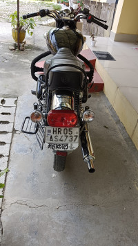 Black Royal Enfield Bullet 350 Twinspark