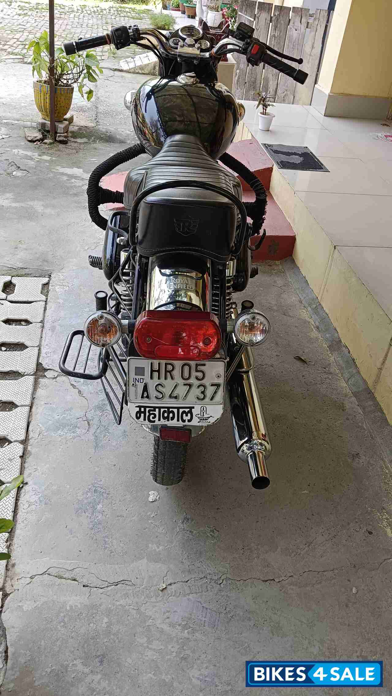Black Royal Enfield Bullet 350 Twinspark