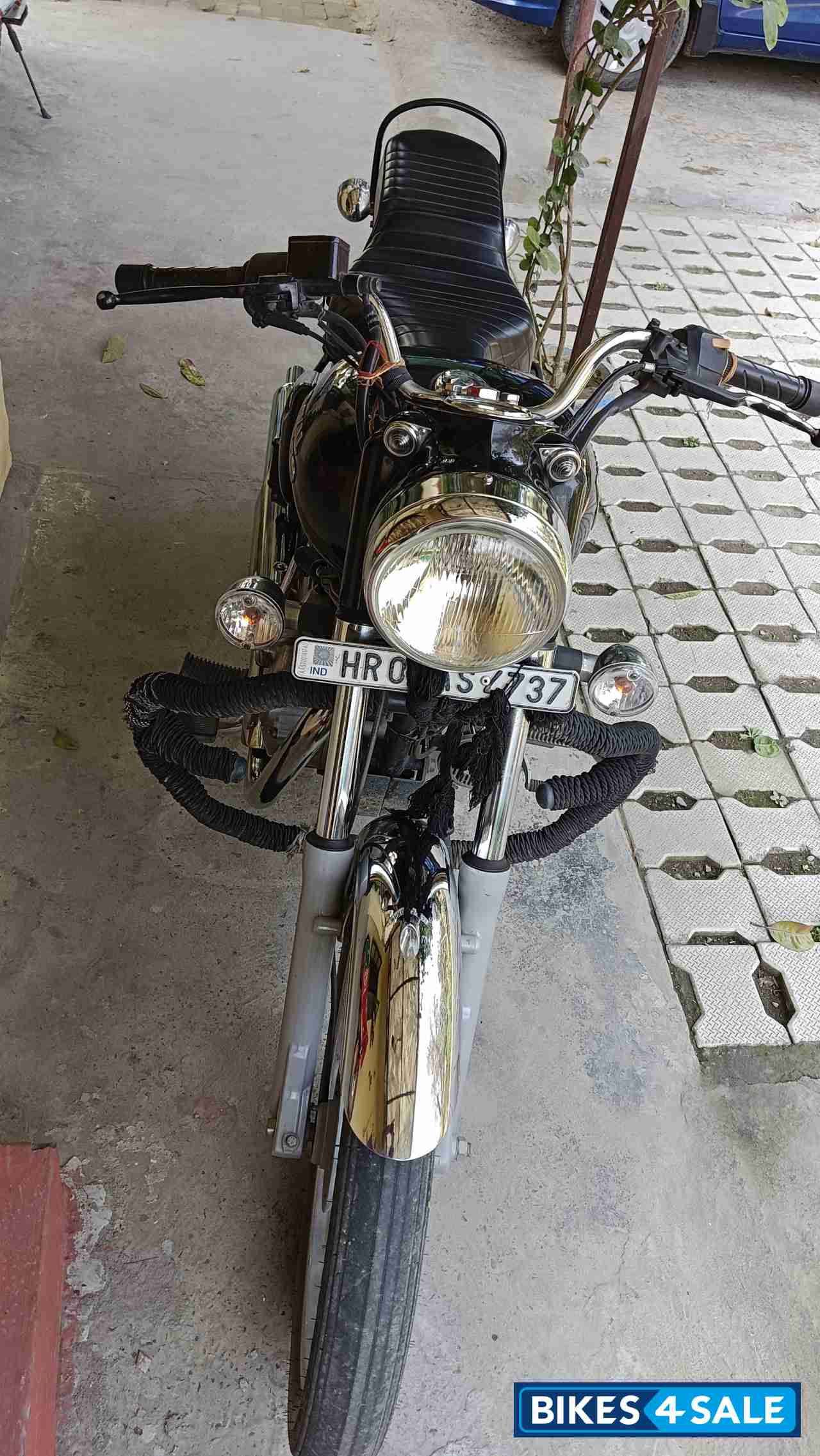 Black Royal Enfield Bullet 350 Twinspark