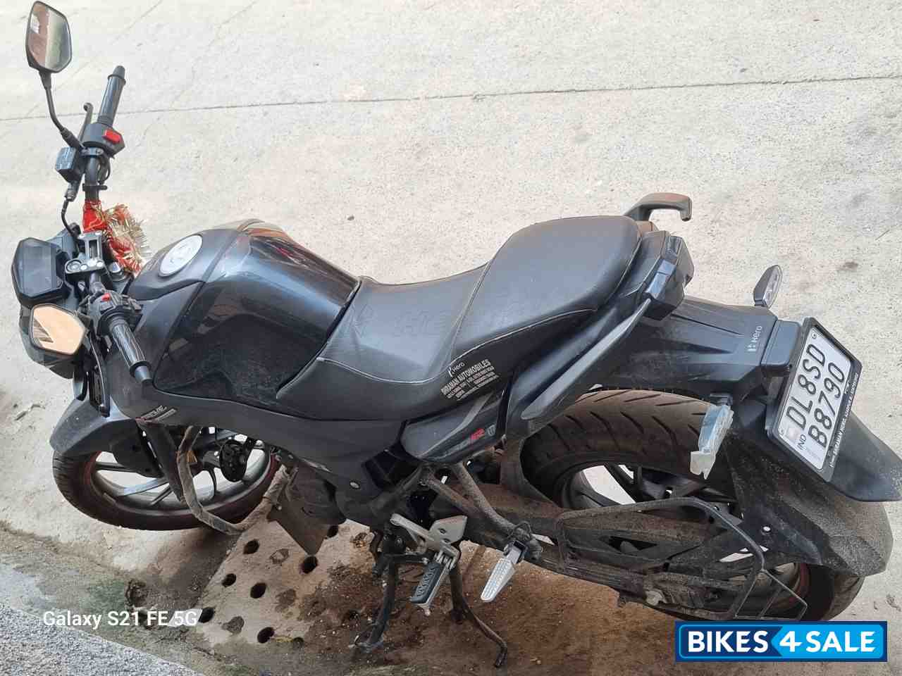 Grey/black Hero Xtreme 160R Stealth Edition