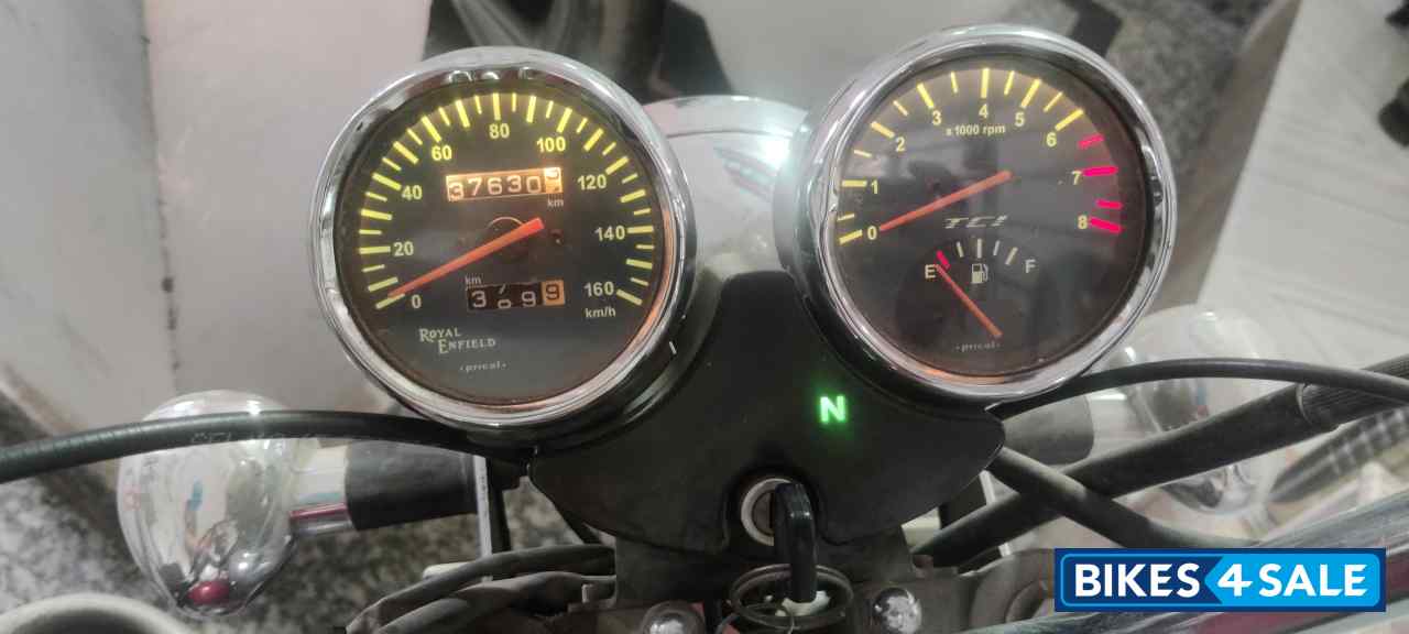 Cherry Red Royal Enfield Thunderbird TwinSpark 350