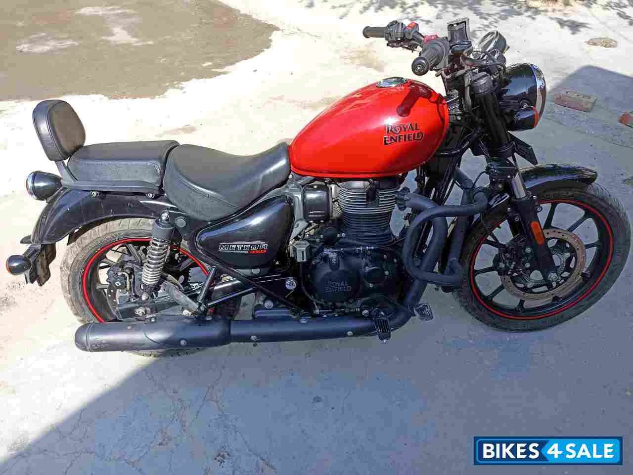 Red Royal Enfield Meteor 350 Fireball