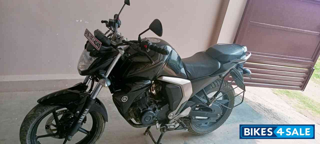 Yamaha FZ FI V2