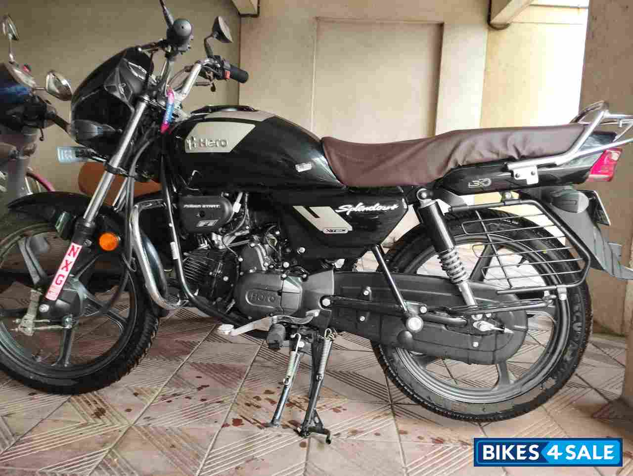 Black And Grey Straps Hero Splendor Plus Xtec