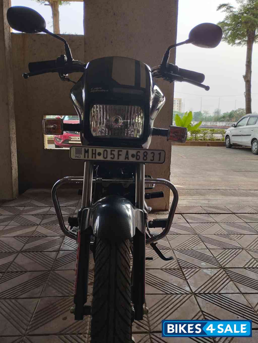 Black And Grey Straps Hero Splendor Plus Xtec