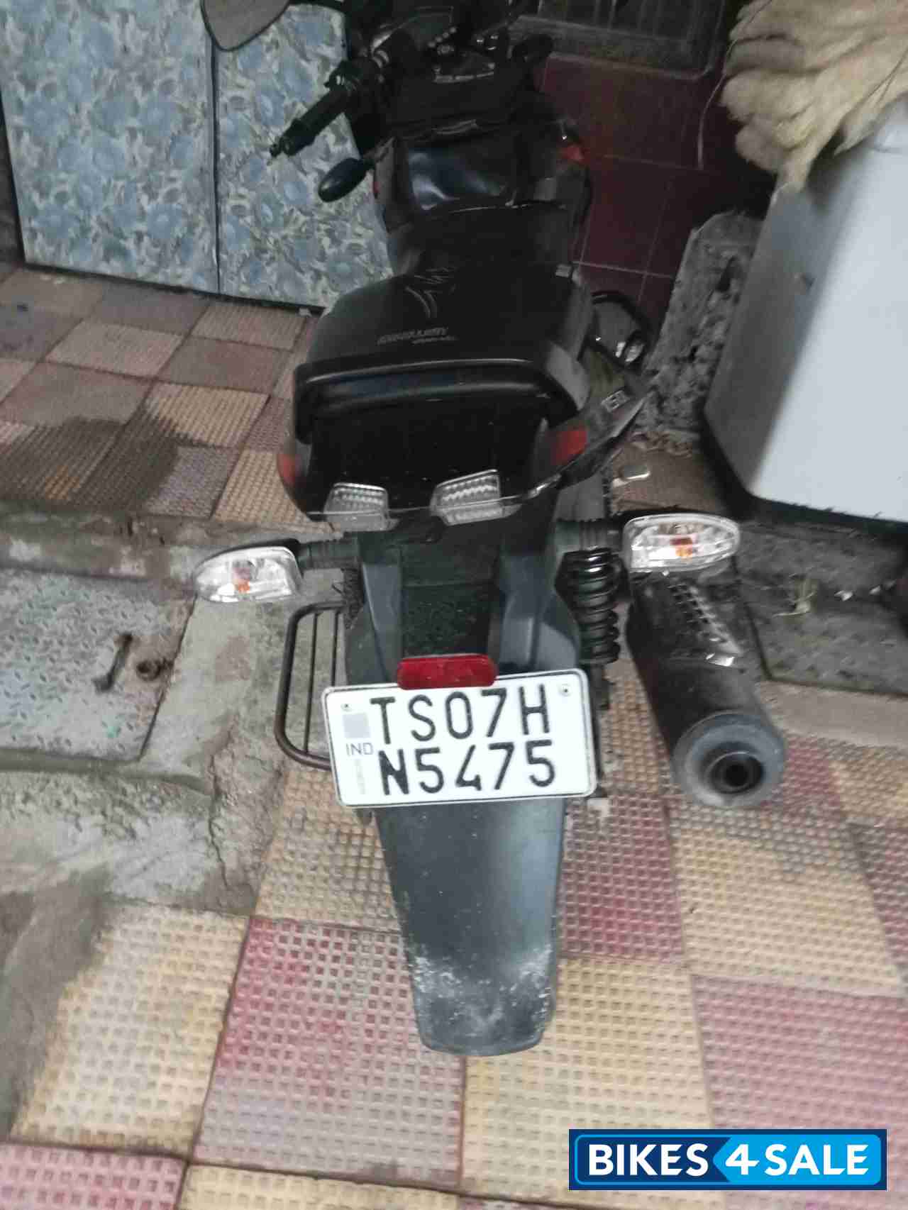 Red Bajaj Pulsar P150 Single Disc Single Seat