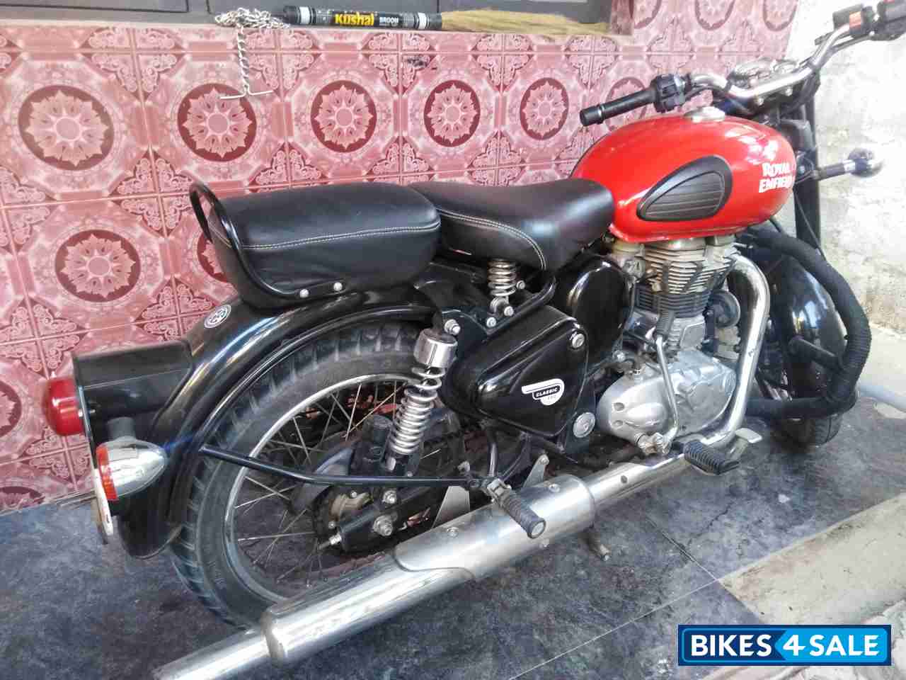 Royal Enfield Classic 350 Redditch Red