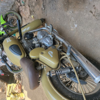 Royal Enfield Classic 500