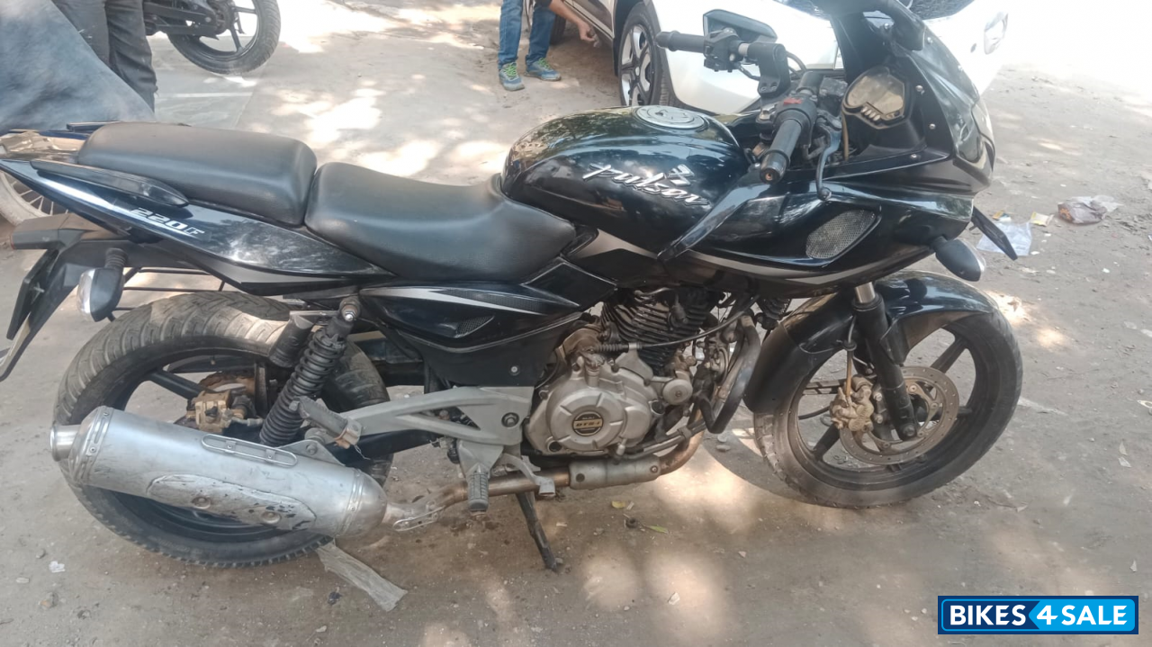 Bajaj Pulsar 220 DTSi