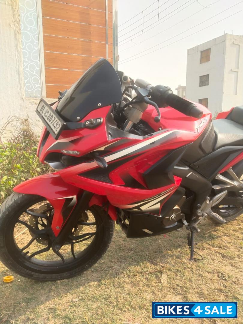 Bajaj Pulsar RS 200
