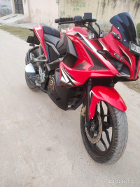 Bajaj Pulsar RS 200