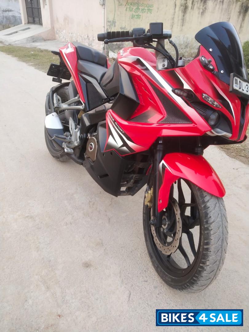 Bajaj Pulsar RS 200