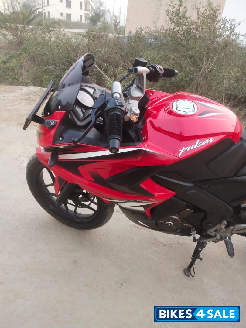 Bajaj Pulsar RS 200