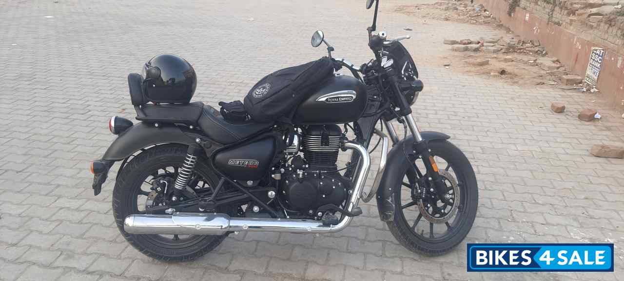 Mat Black Royal Enfield Meteor 350 Stellar