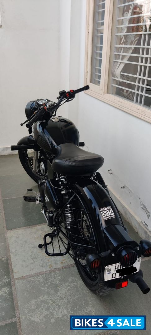 Stealth Black Royal Enfield Classic 500