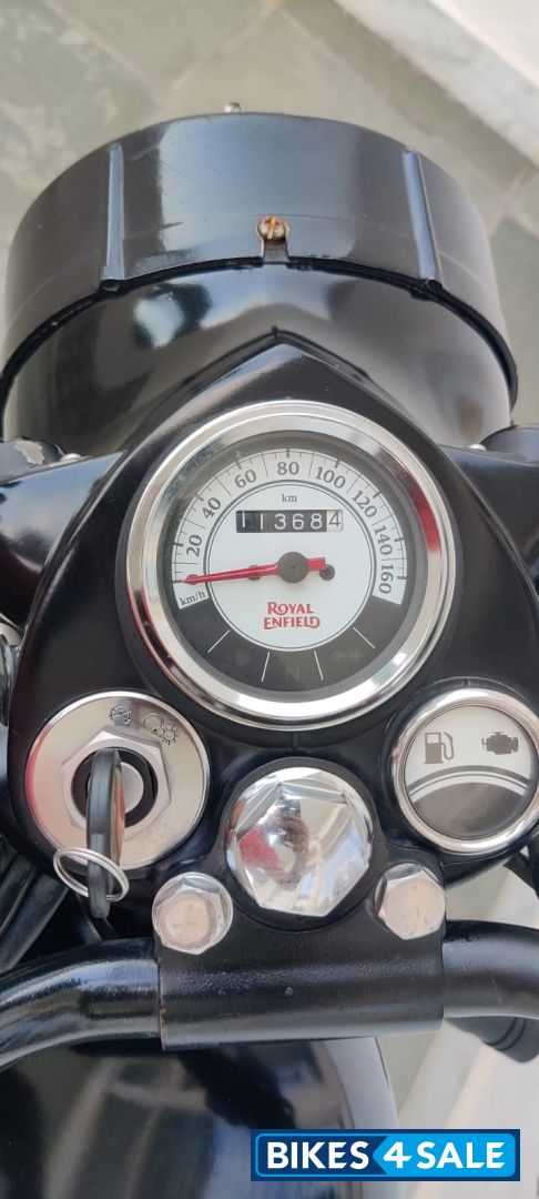 Stealth Black Royal Enfield Classic 500