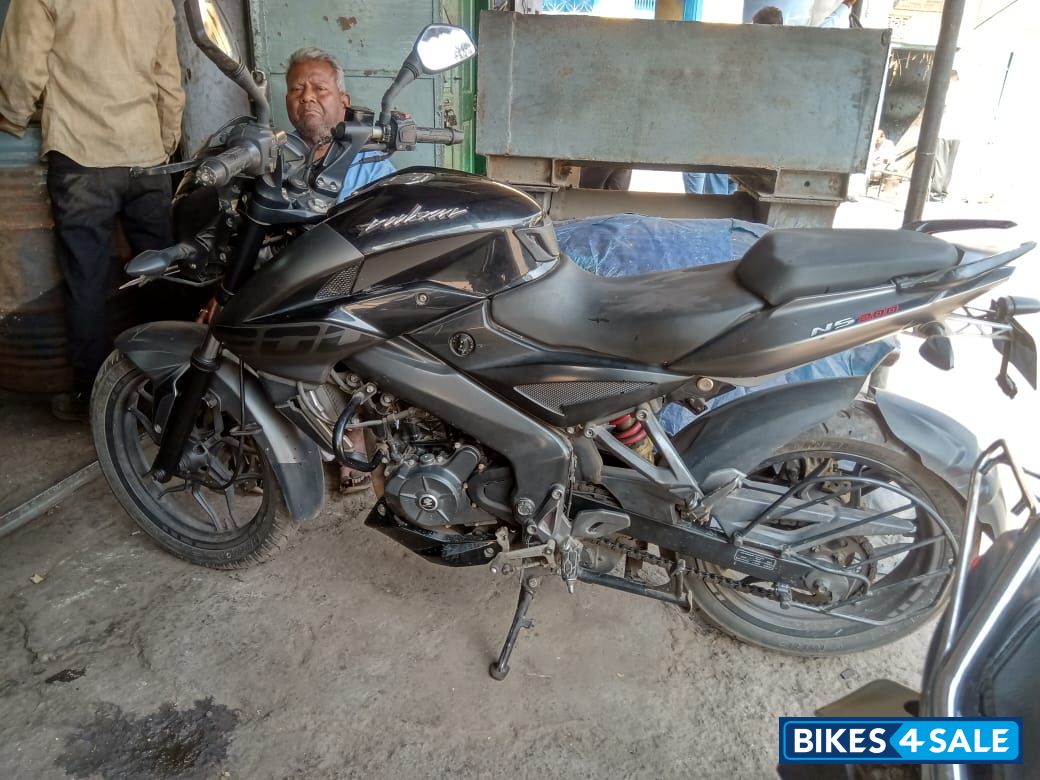 Grey Bajaj Pulsar NS200