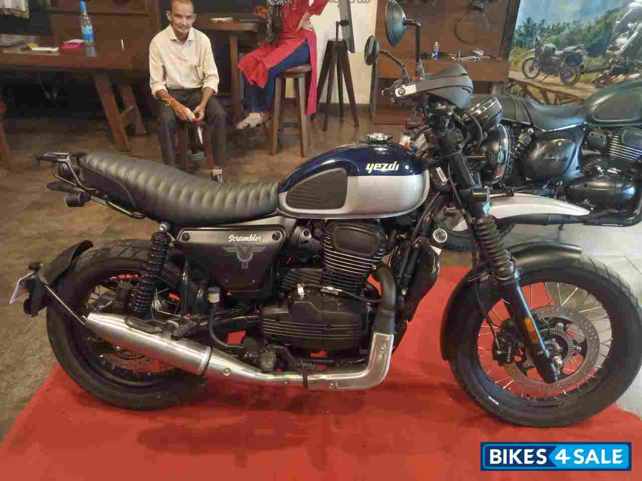 Midnight Blue Yezdi Scrambler Dual Tone